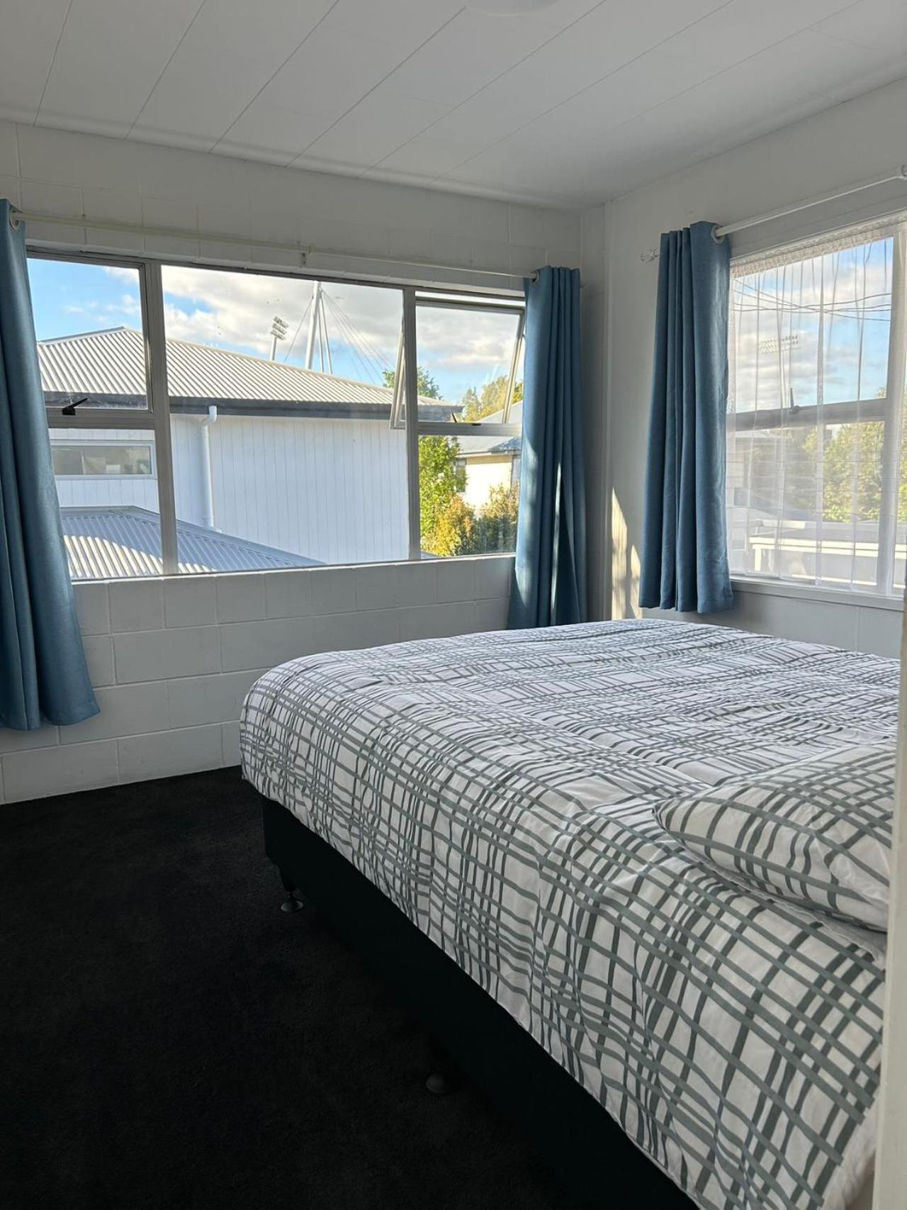 Avon Apartments Hamilton Extérieur photo